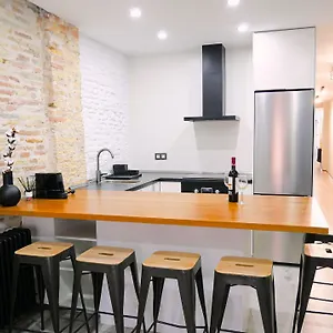 Espacioso En El Centro De Apartamento